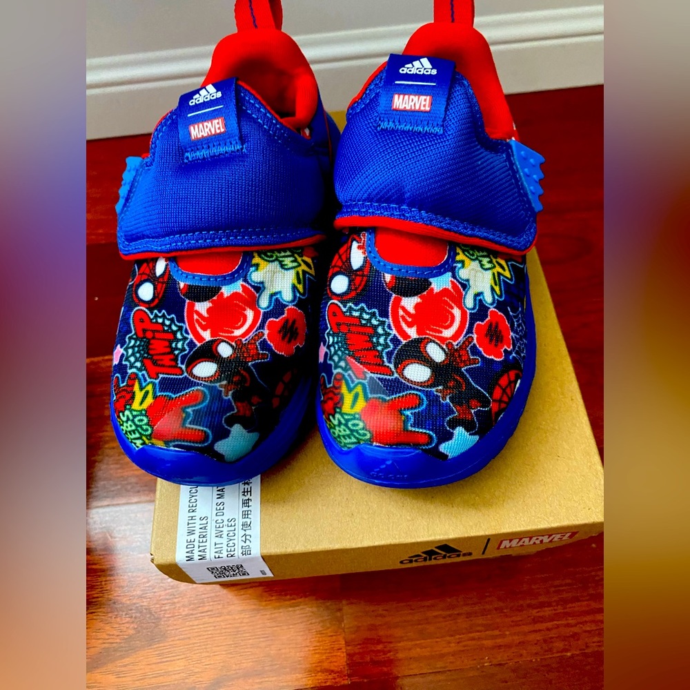 New Adidas Marvel shoes Size 7.5 K